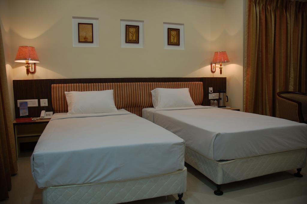 Hotel Sitara Royal Hyderabad Cameră foto